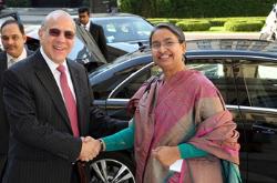Global Forum on Responsible Business Conduct: Dipu Moni and Angel Gurría arrival